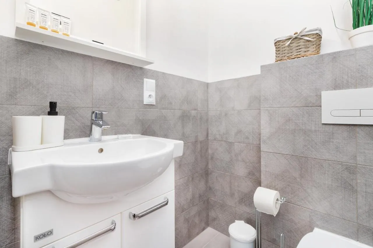 Deluxe Apartments Sucha Gdańsk by Renters Polska